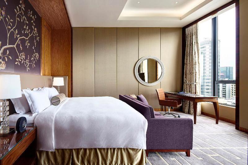The Royal Garden Hotel Хонконг Стая снимка Deluxe Suite