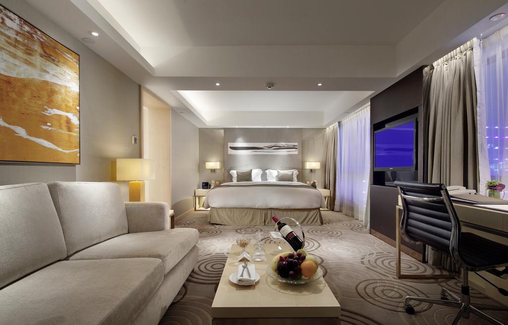 The Royal Garden Hotel Хонконг Екстериор снимка Deluxe Suite