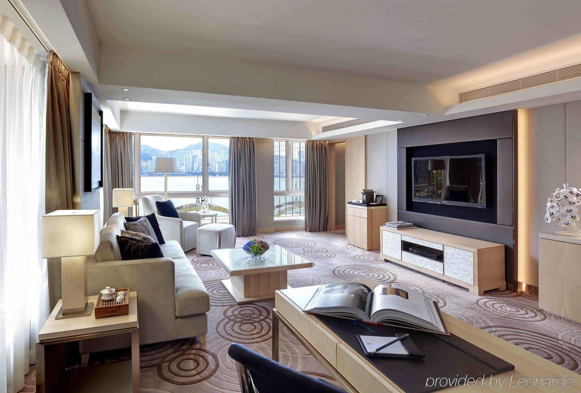 The Royal Garden Hotel Хонконг Стая снимка A suite at the hotel