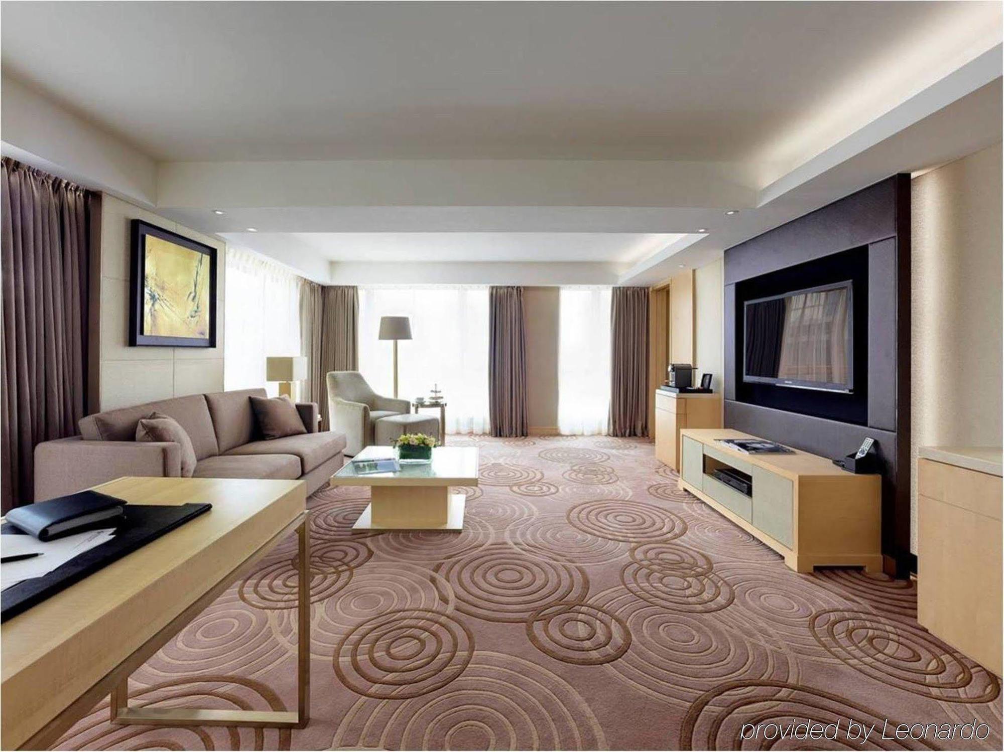 The Royal Garden Hotel Хонконг Стая снимка A suite at the hotel