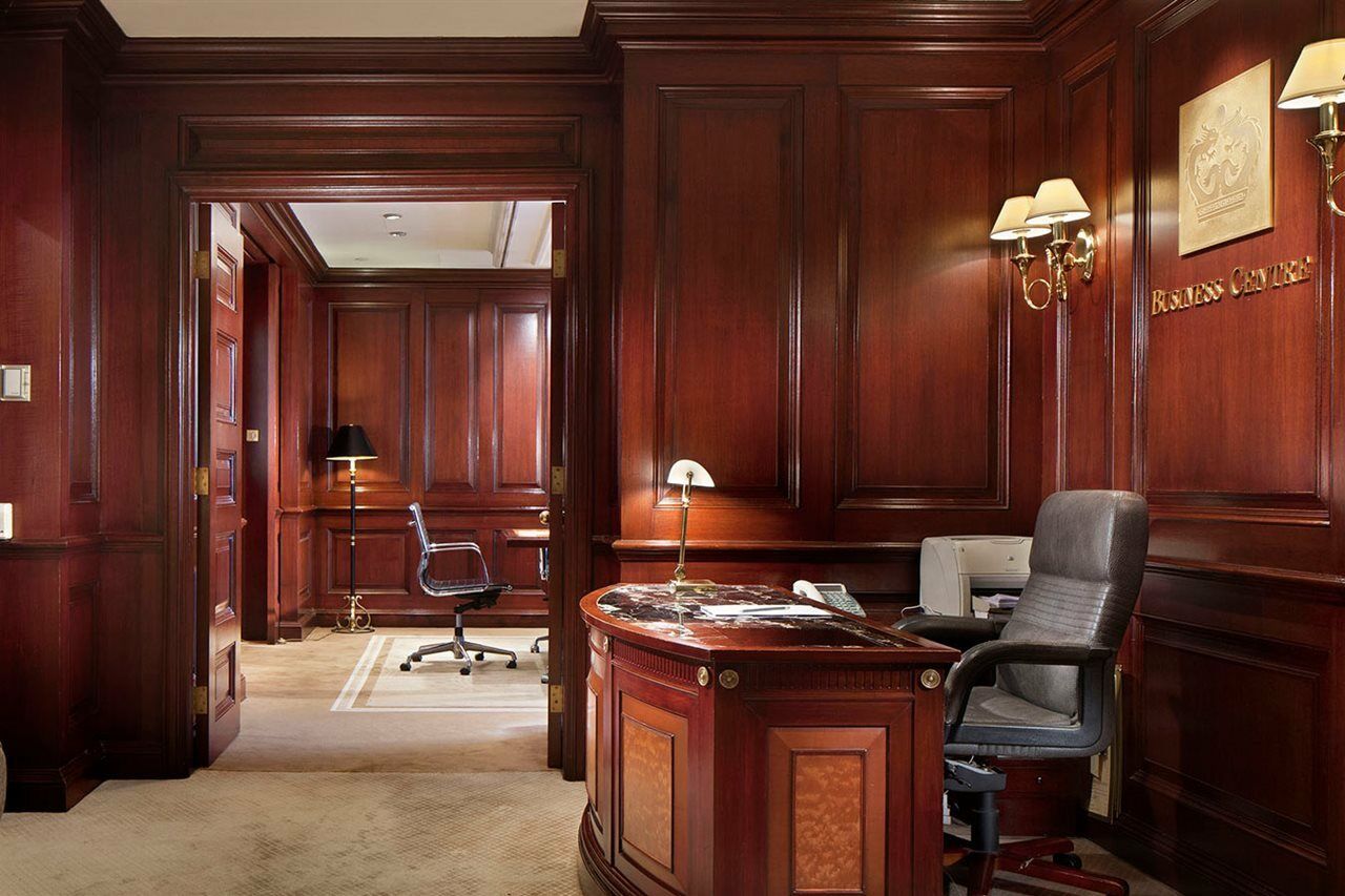 The Royal Garden Hotel Хонконг Екстериор снимка Office of the Chairman